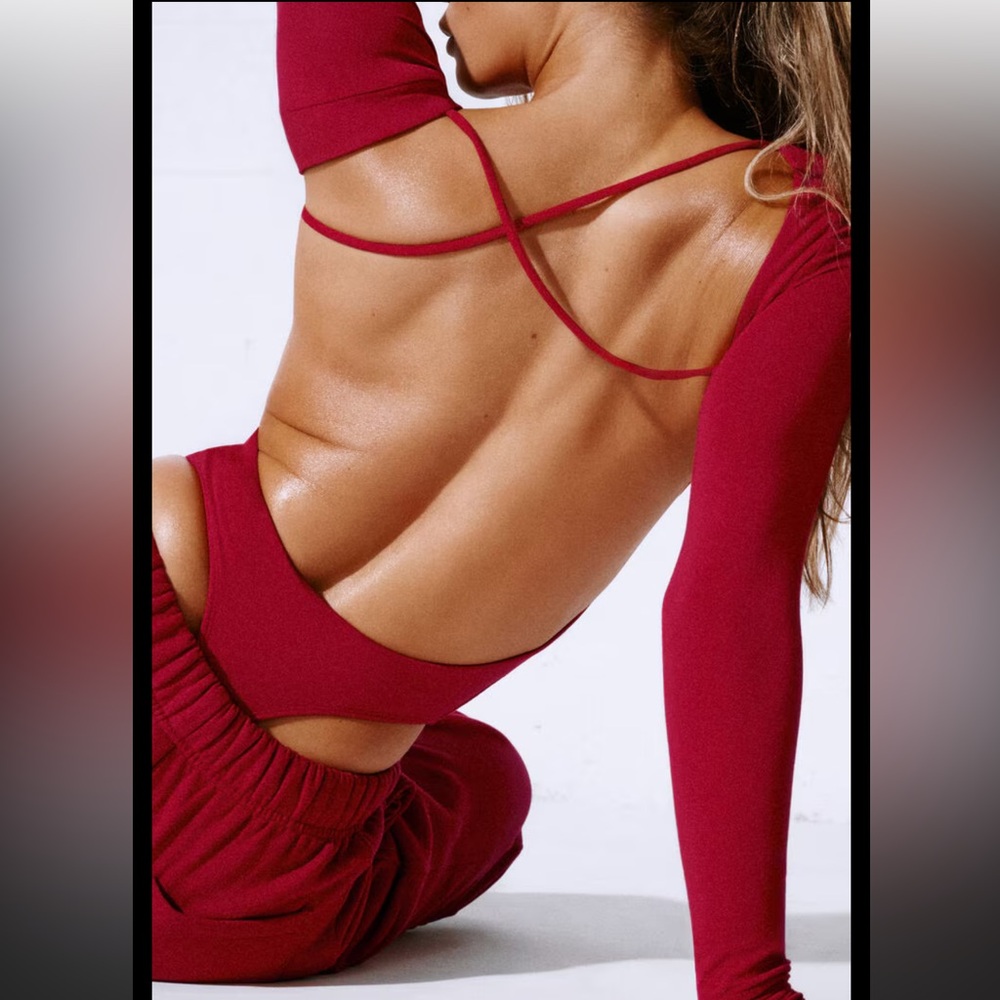 Garage Smooth Cross Back Bodysuit Jester Red Size Small NWT